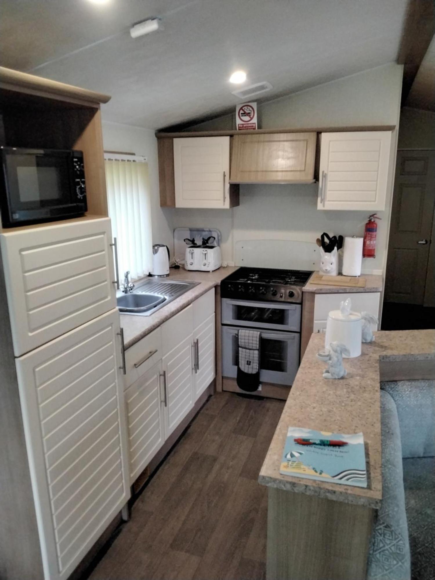 19 Laurel Close Highly Recommended 6 Berth Holiday Home With Hot Tub In Prime Location タターズホール エクステリア 写真