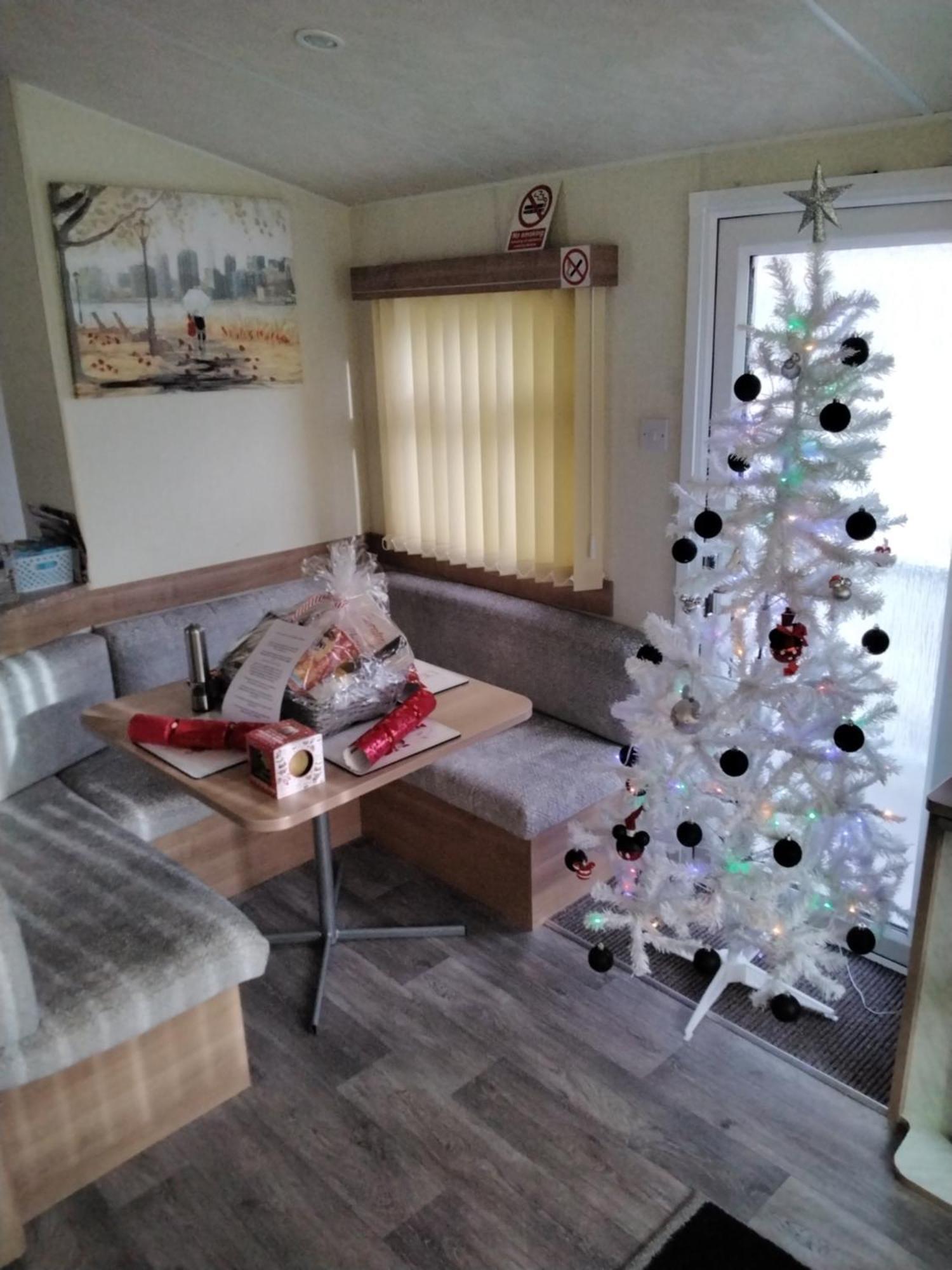 19 Laurel Close Highly Recommended 6 Berth Holiday Home With Hot Tub In Prime Location タターズホール エクステリア 写真